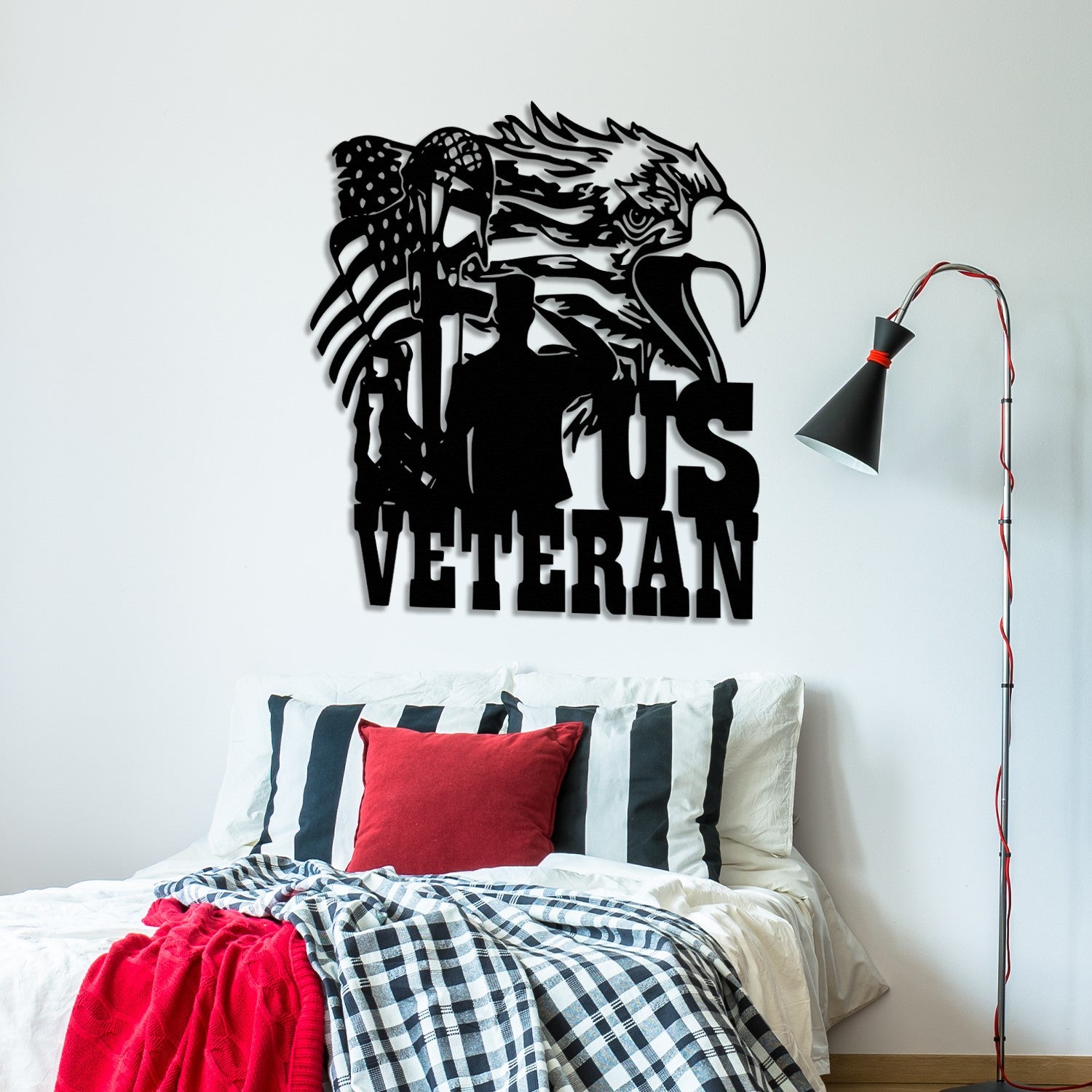 Home Décor for Veterans: This metal wall art featuring a powerful American bald eagle and a weathered American flag is an ideal Independence Day gift for US Veterans. A symbol of national pride and service.