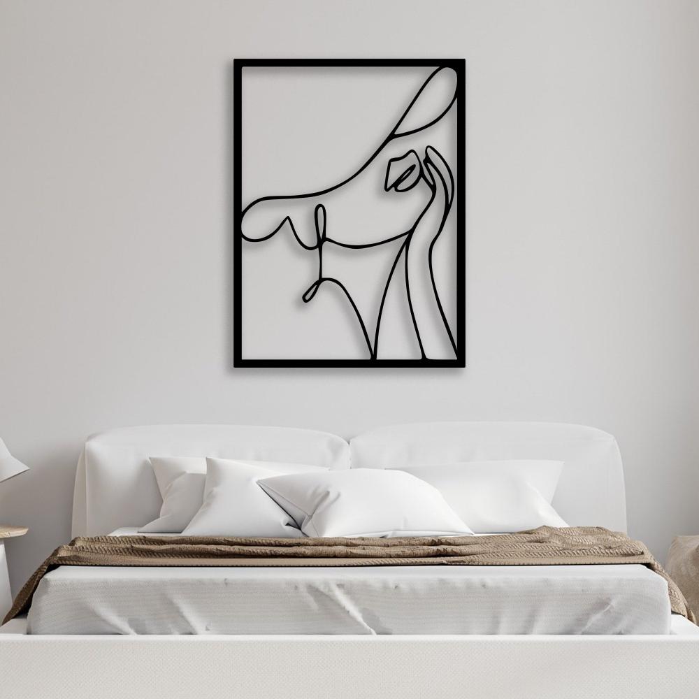 abstract woman with hat metal decor onthebad 2