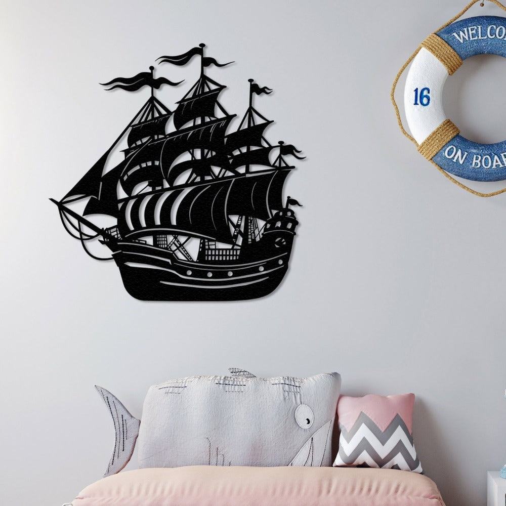 Sailor themed wall decoration: A wall decoration inspired by the sea and adventure.